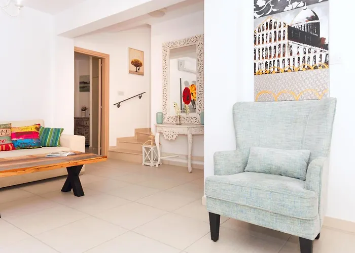 Katherine - Nissi Area Villa Ayía Nápa