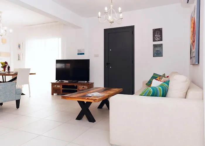 Katherine - Nissi Area Villa